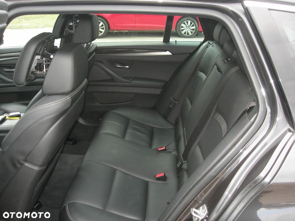 BMW Seria 5 530d xDrive Sport-Aut Luxury Line - 22