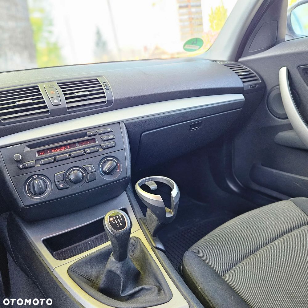 BMW Seria 1 116i - 22