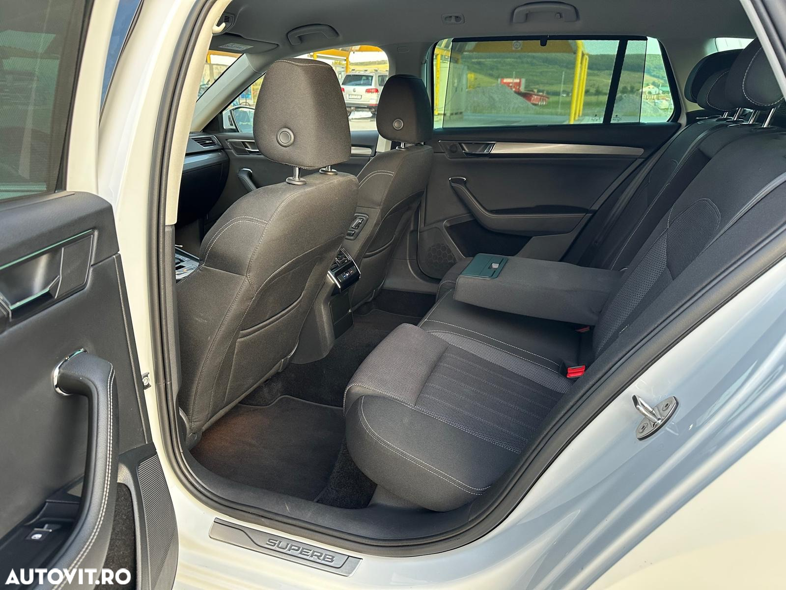 Skoda Superb 2.0 TDI DSG Ambition - 19