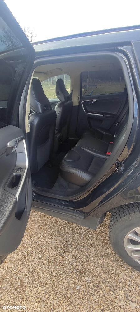 Volvo XC 60 D5 AWD - 28