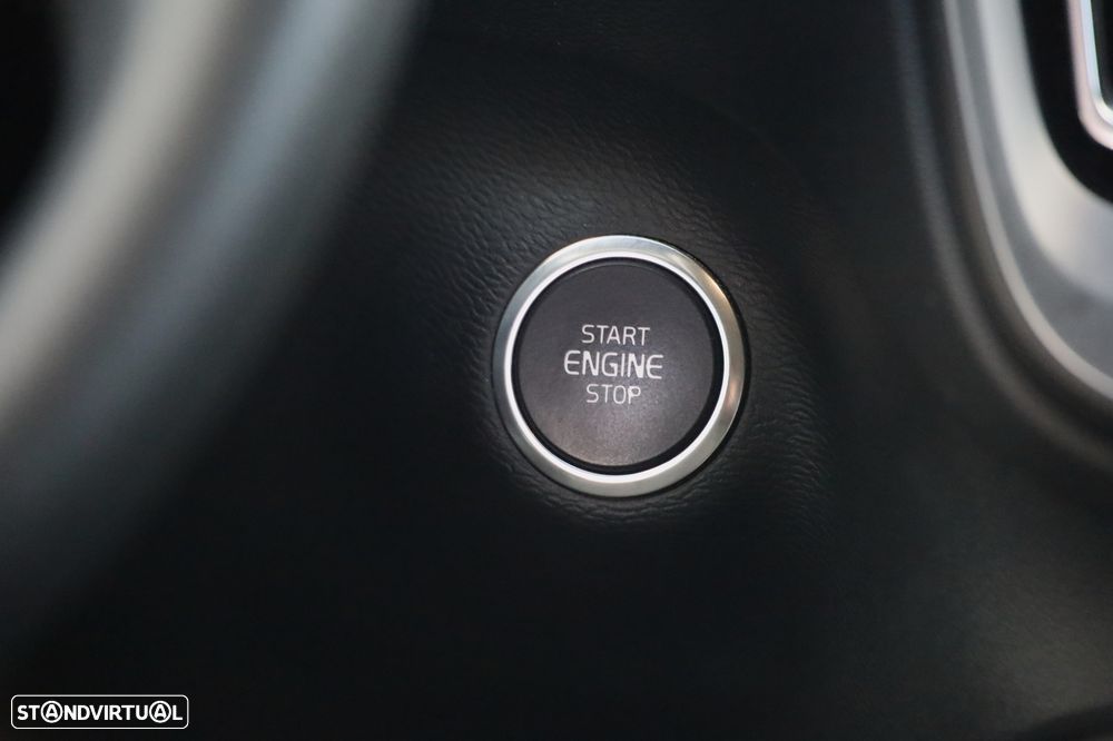 Volvo XC 40 2.0 D3 - 19