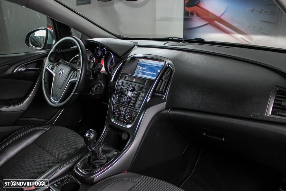 Opel Astra 1.7 CDTi Cosmo - 26