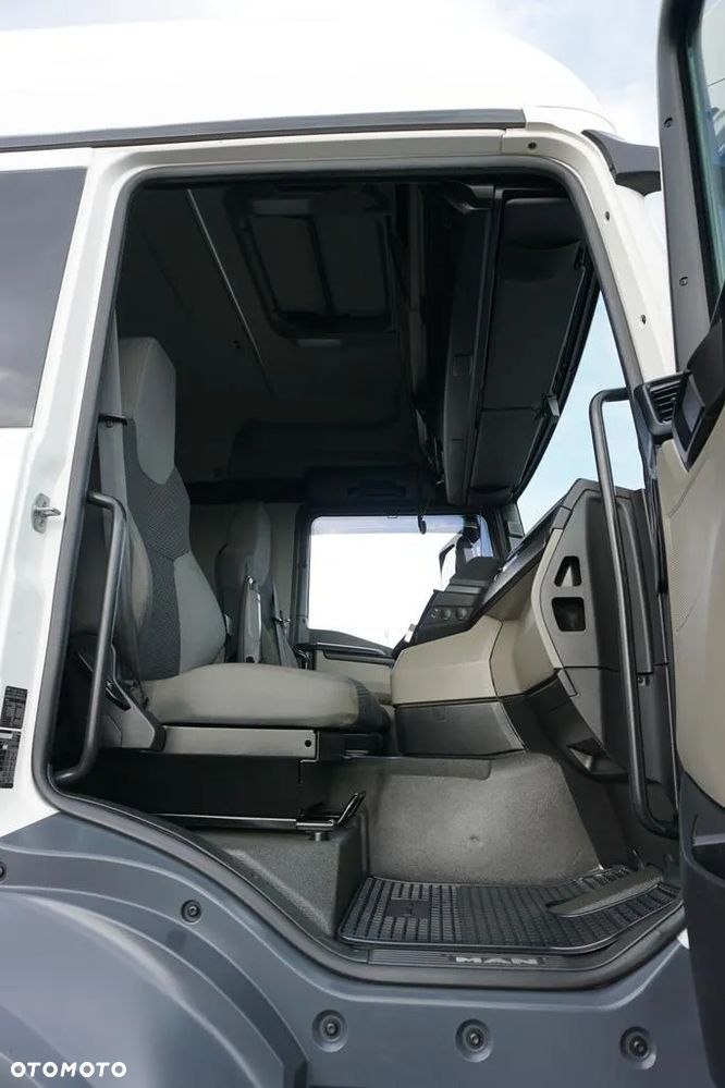 MAN TGS / 35.470 / E 6 / SKRZYNIOWY + HDS / FASSI F 545 / ŁAD. 13 105 KG / PILOT - 10