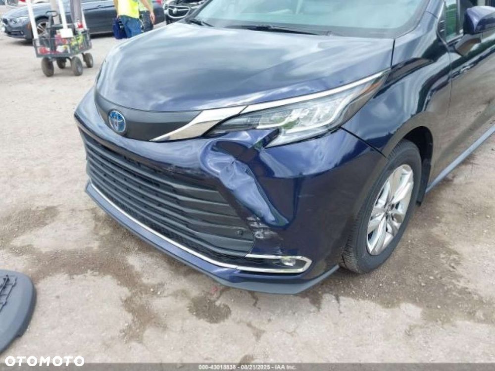 Toyota Sienna - 9