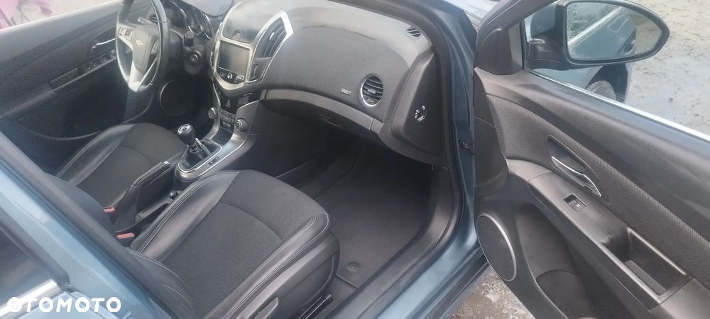 Chevrolet Cruze - 8