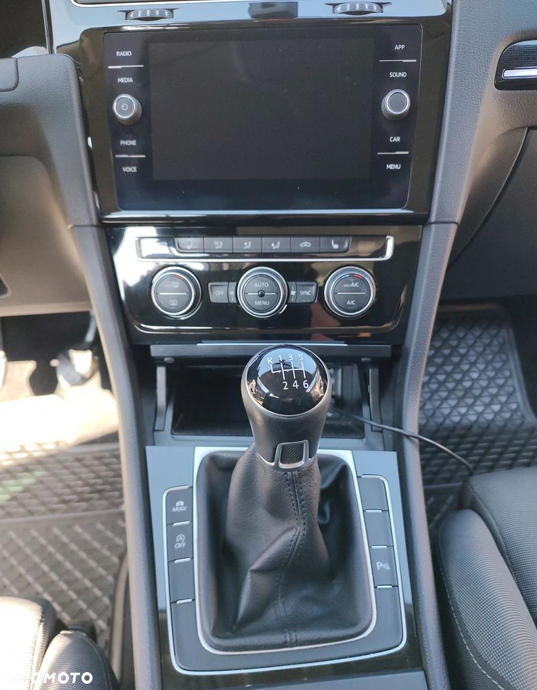 Volkswagen Golf Variant 1.4 TSI BMT Highline - 29
