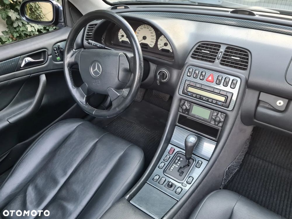 Mercedes-Benz CLK - 21