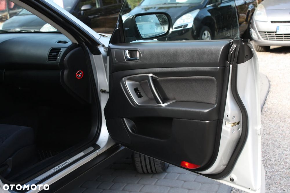 Subaru Legacy 2.5i AT - 26