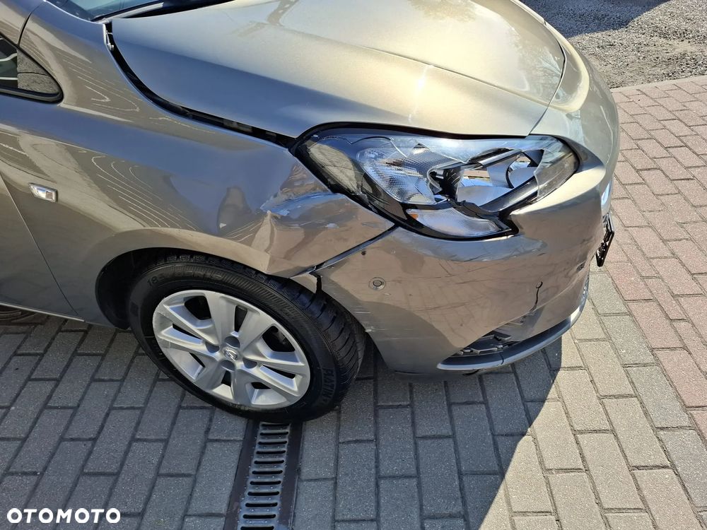 Opel Corsa 1.4 16V Automatik Cosmo - 4