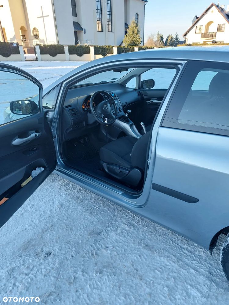 Toyota Auris 1.33 VVT-i Terra - 7