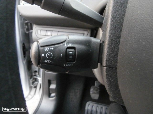 Peugeot 208 1.0 VTi Active - 19