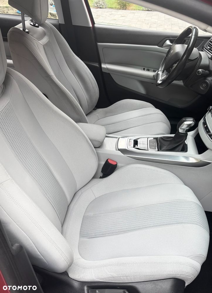 Peugeot 308 BlueHDi 150 EAT6 Stop & Start Allure - 21