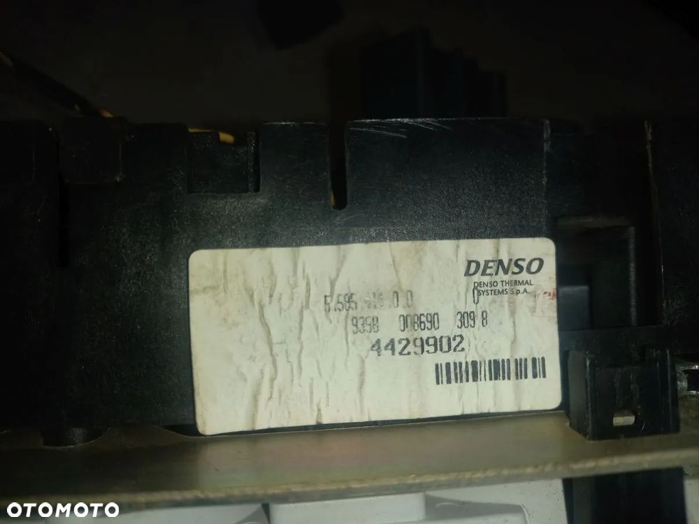 Panel pokrętła nawiewów klimatyzacji Deutz Fahr Agrotron 180.7 Profiline - 2