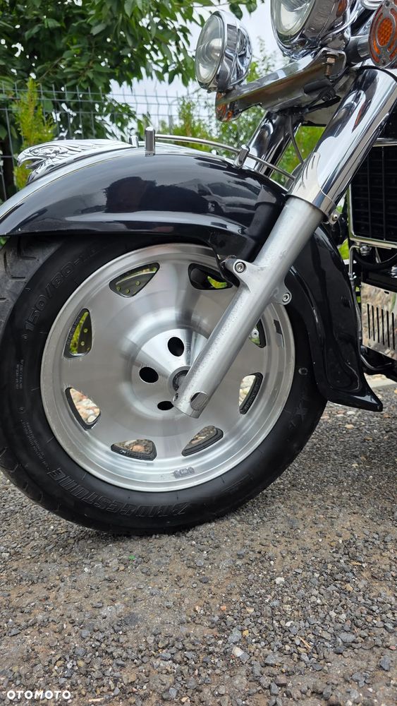 Suzuki Intruder - 28