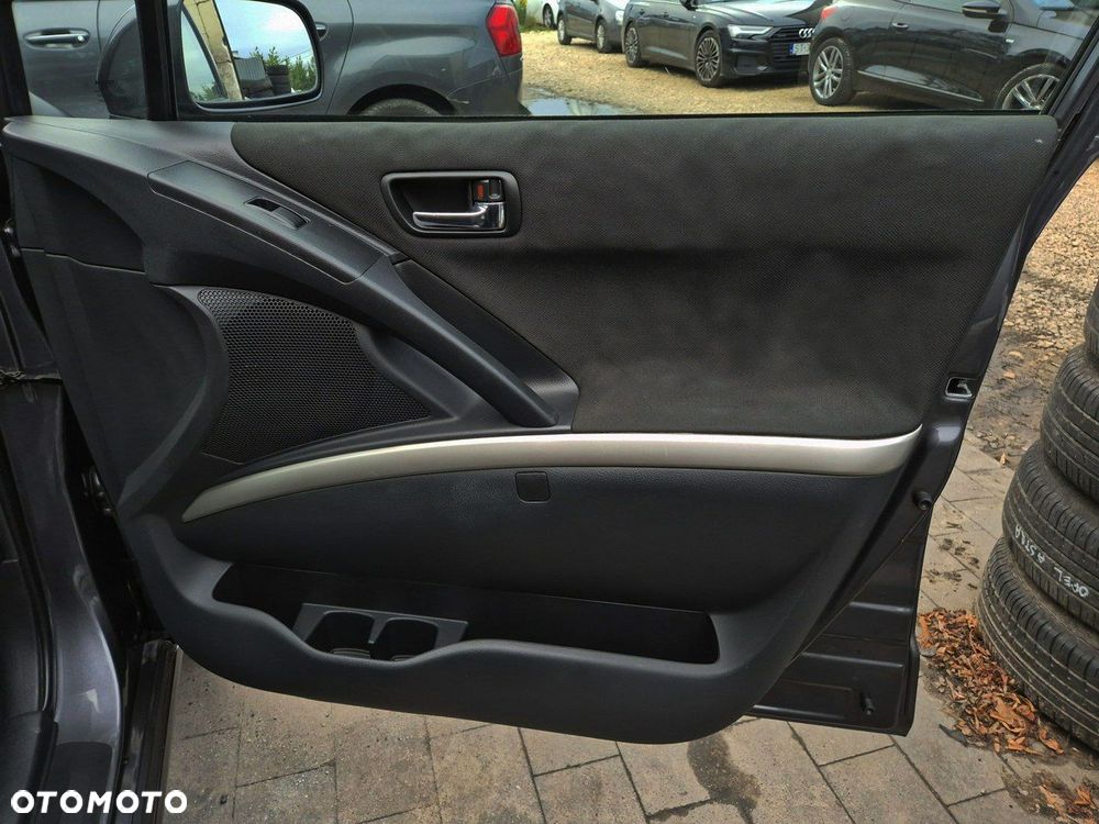 Toyota Corolla Verso 1.6 Terra - 26