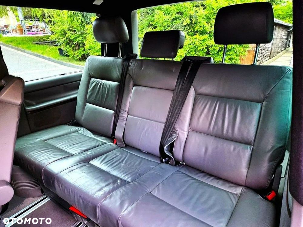 Volkswagen Multivan - 11