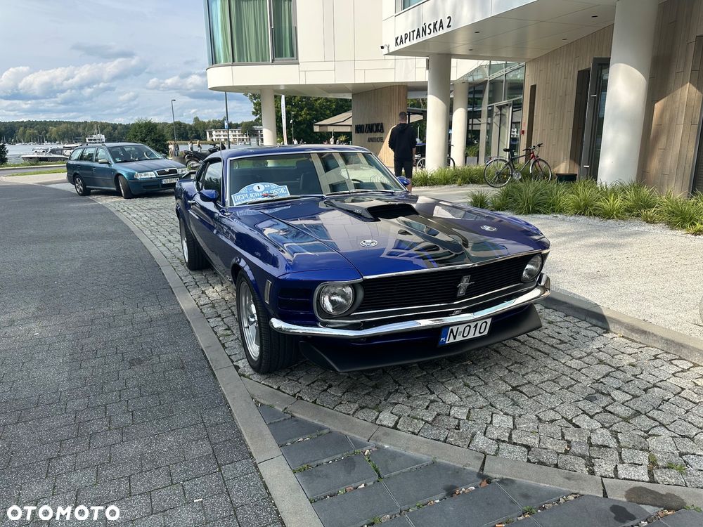 Ford Mustang - 4
