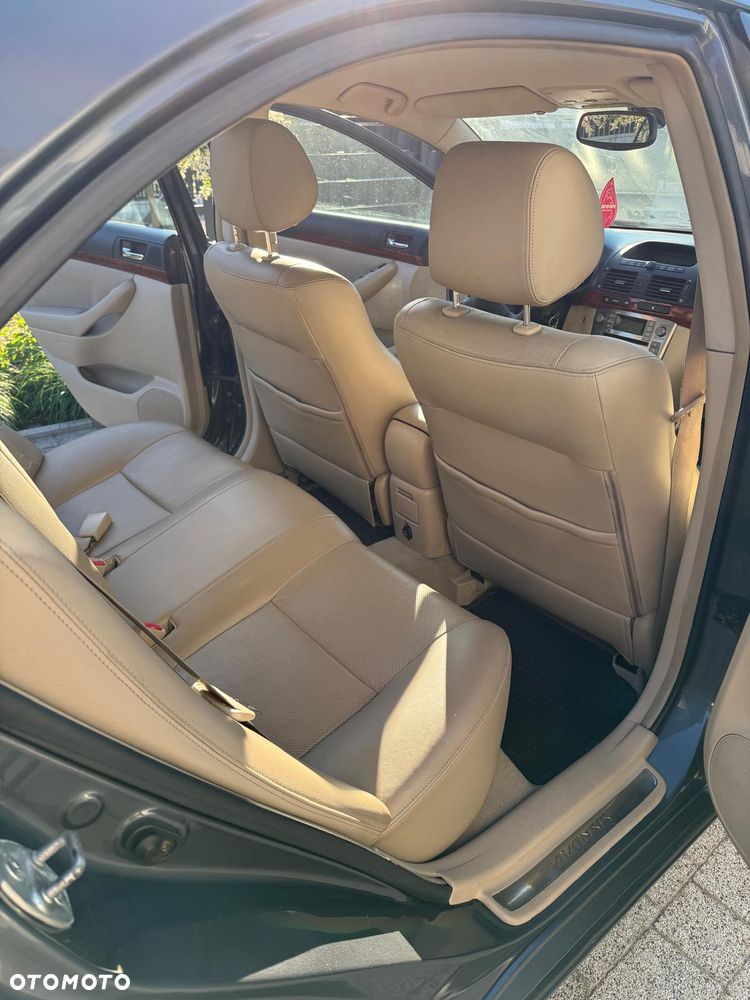 Toyota Avensis 2.2 D-4D Prestige - 15