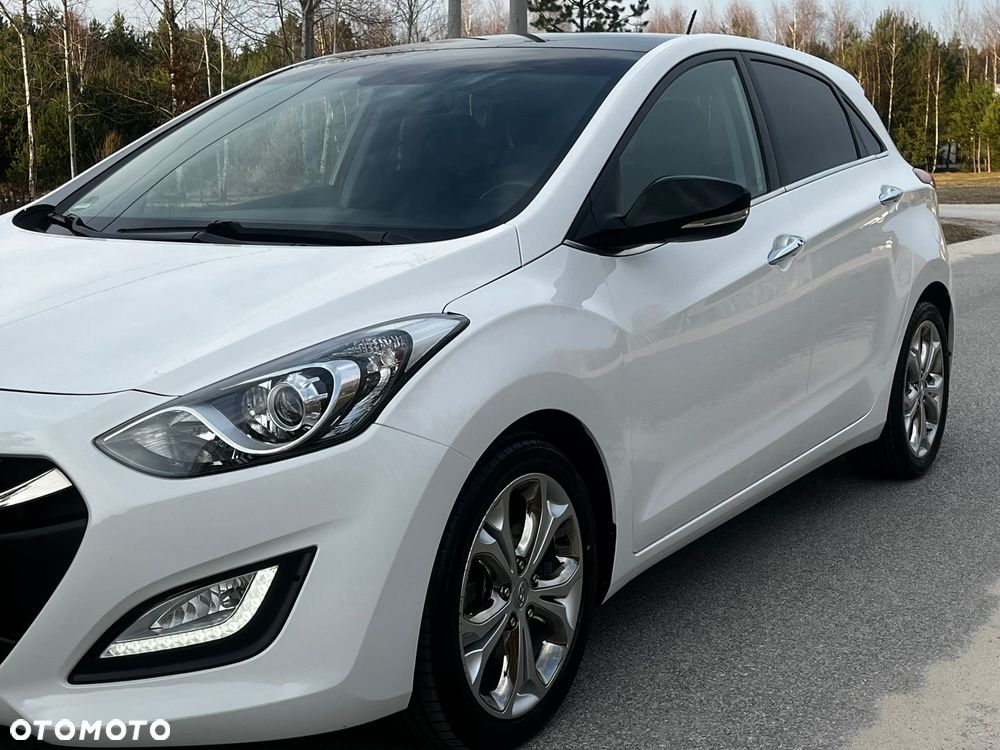 Hyundai i30 1.6 CRDi Fifa World Cup Edition - 17