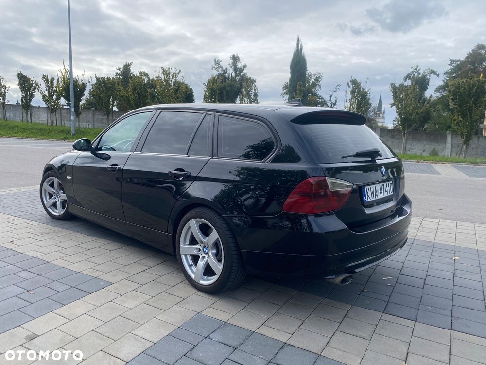 BMW Seria 3 320d DPF Touring - 4