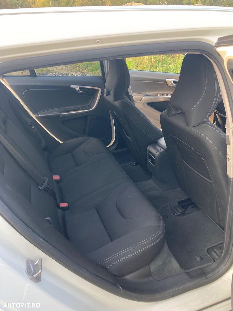 Volvo V60 Cross Country D3 Geartronic Momentum - 8