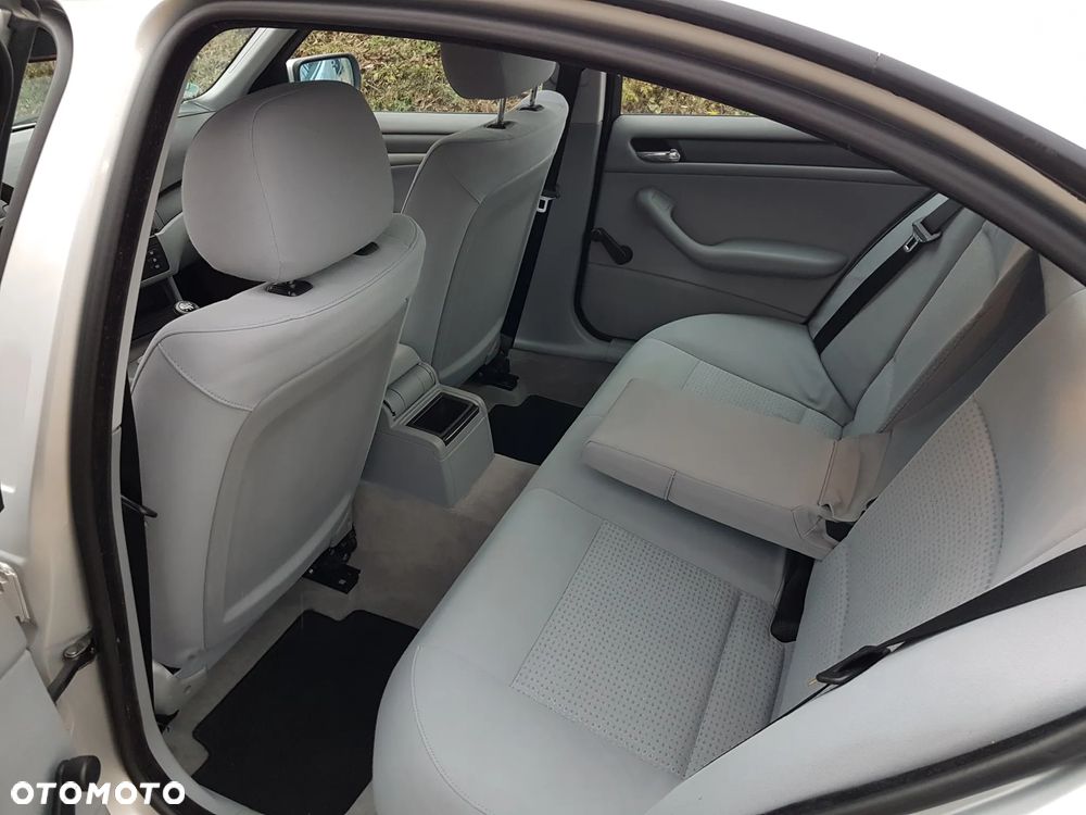 BMW Seria 3 - 16