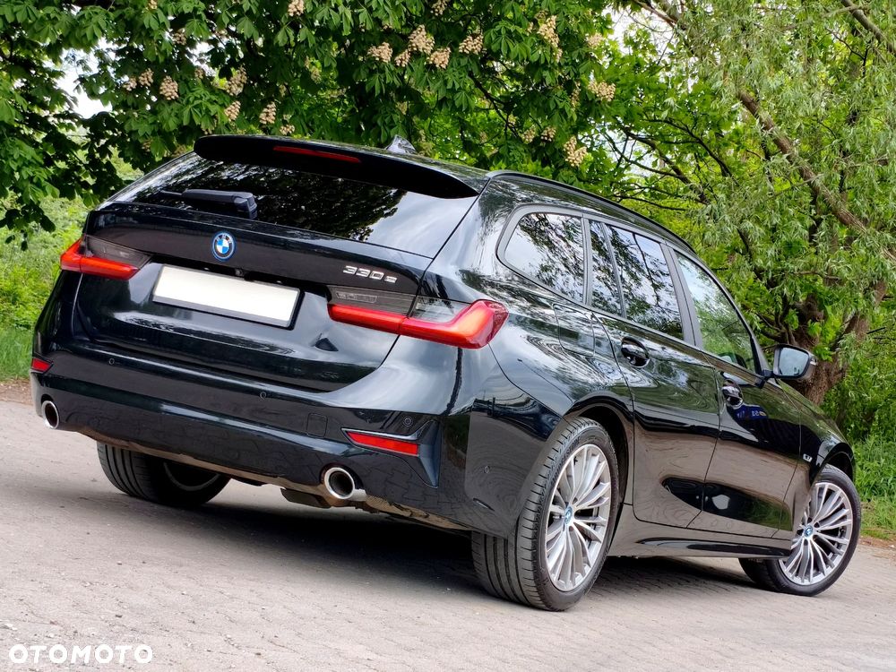 BMW Seria 3 330e - 40
