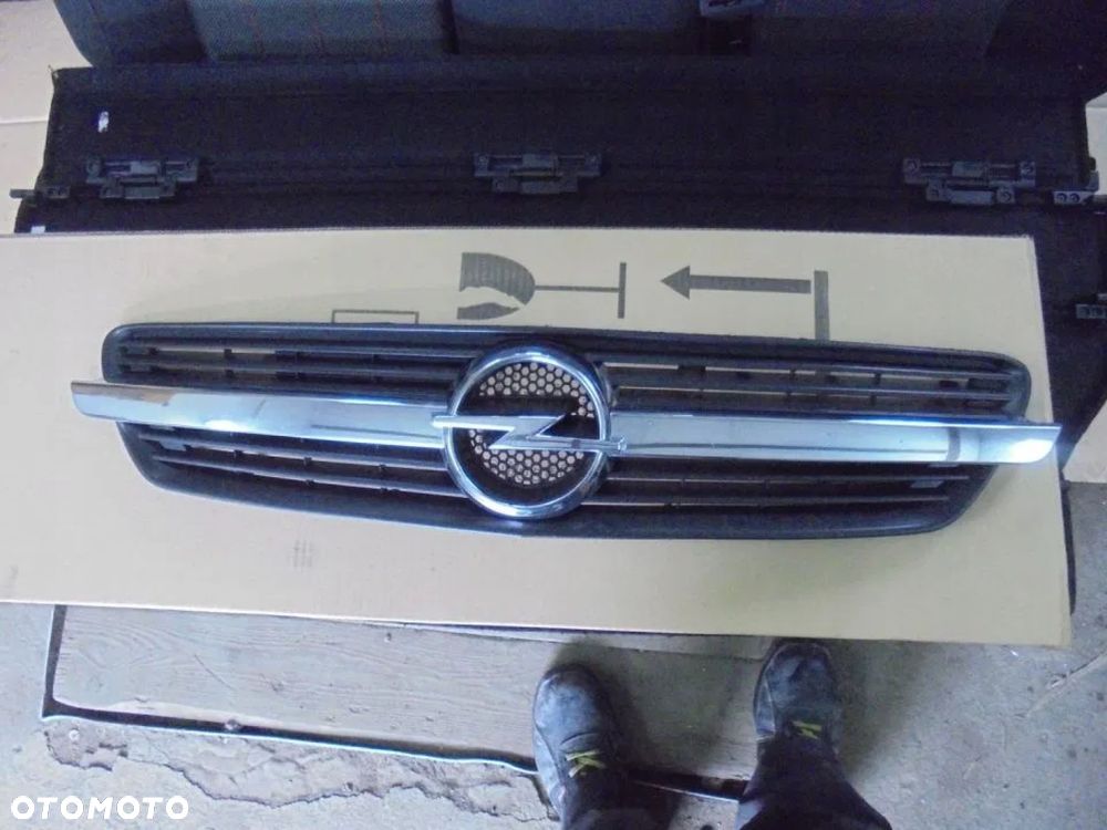 OPEL MERIVA A  GRILL ATRAPA - 2