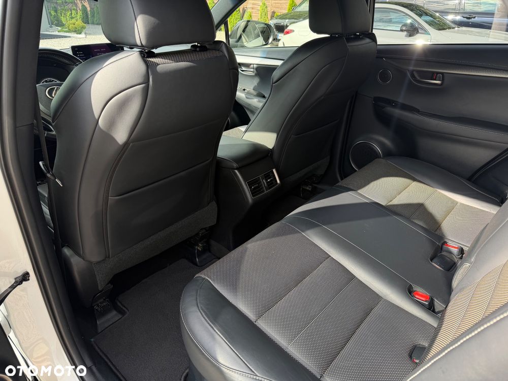 Lexus NX 300 F Sport AWD - 27