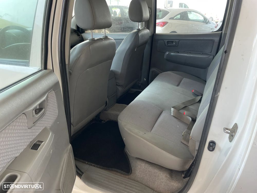 Toyota HILUX 2.4 D 2WD CD - 14