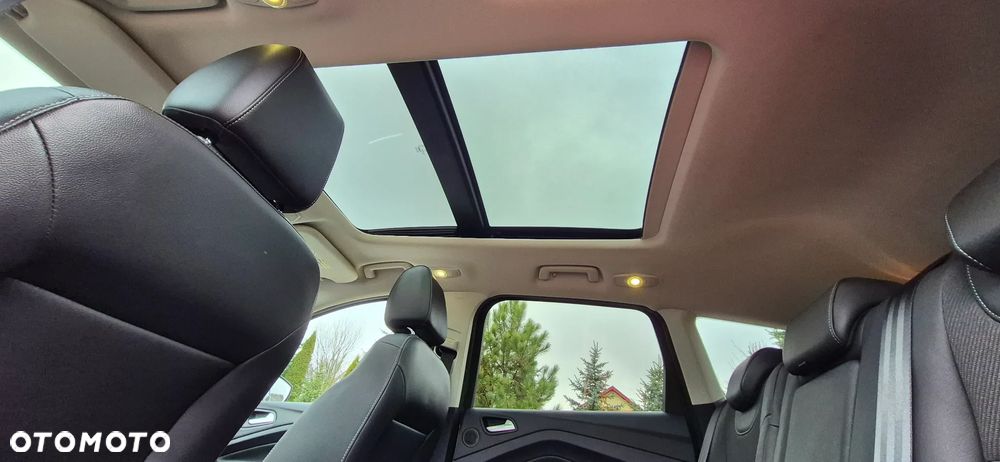 Ford Kuga 2.0 TDCi 2x4 Titanium - 12