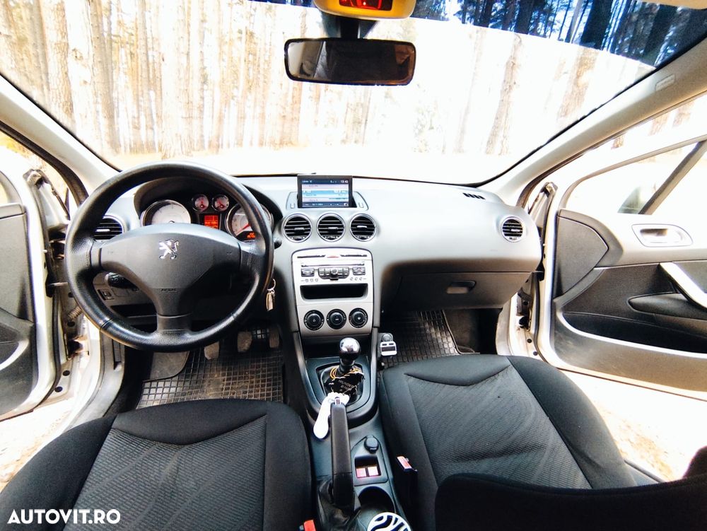 Peugeot 308 1.6HDi Confort Pack - 12