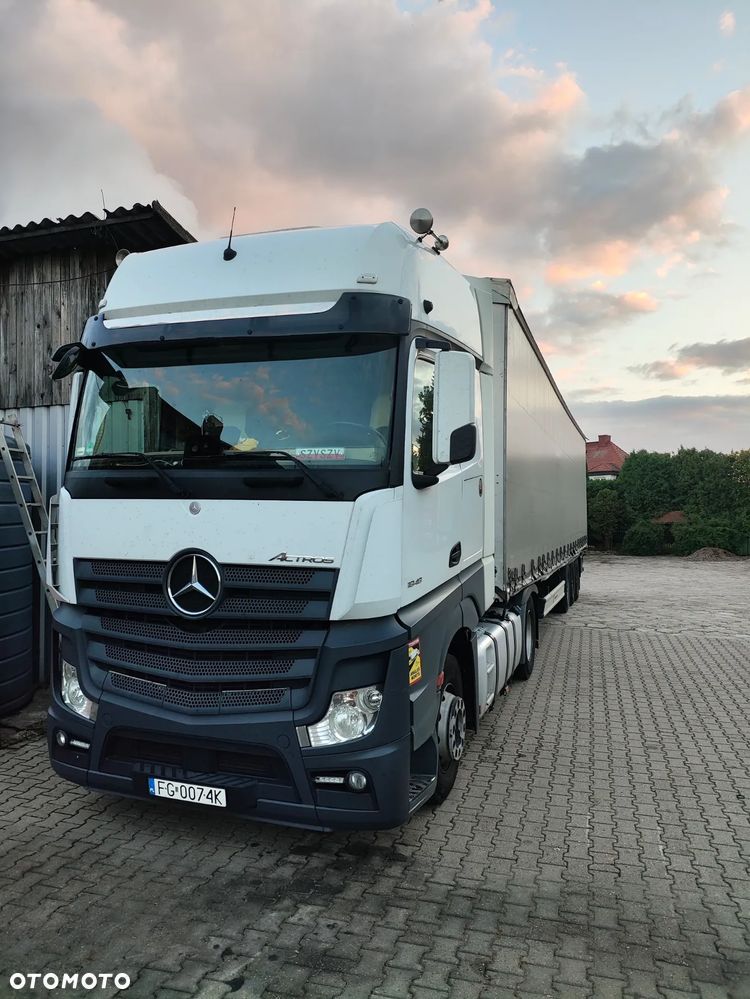 Mercedes-Benz Actors Mp4 - 2