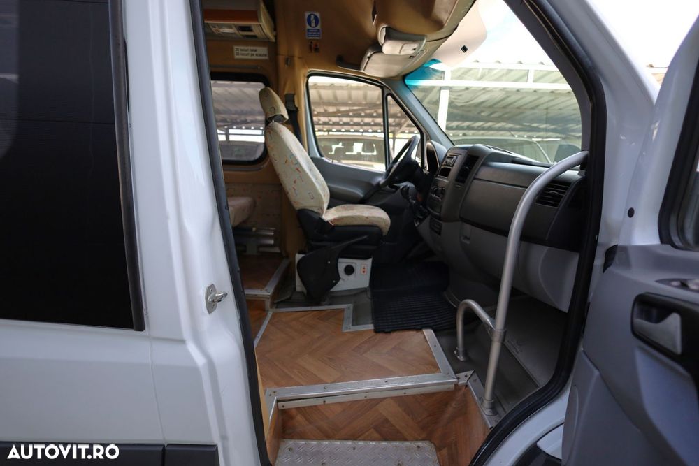 Mercedes-Benz Sprinter - 13