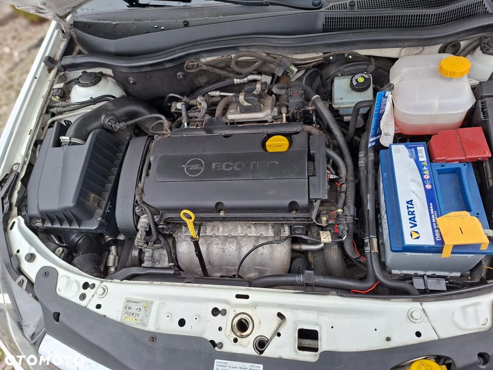 Opel Astra 1.8 Black&White - 11