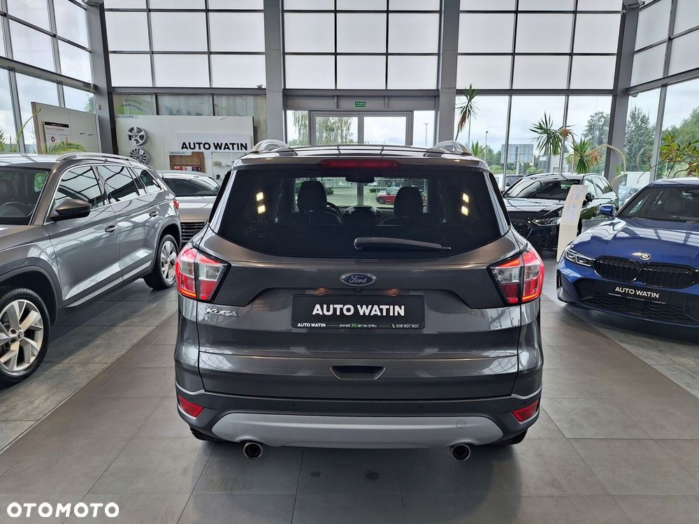 Ford Kuga - 10