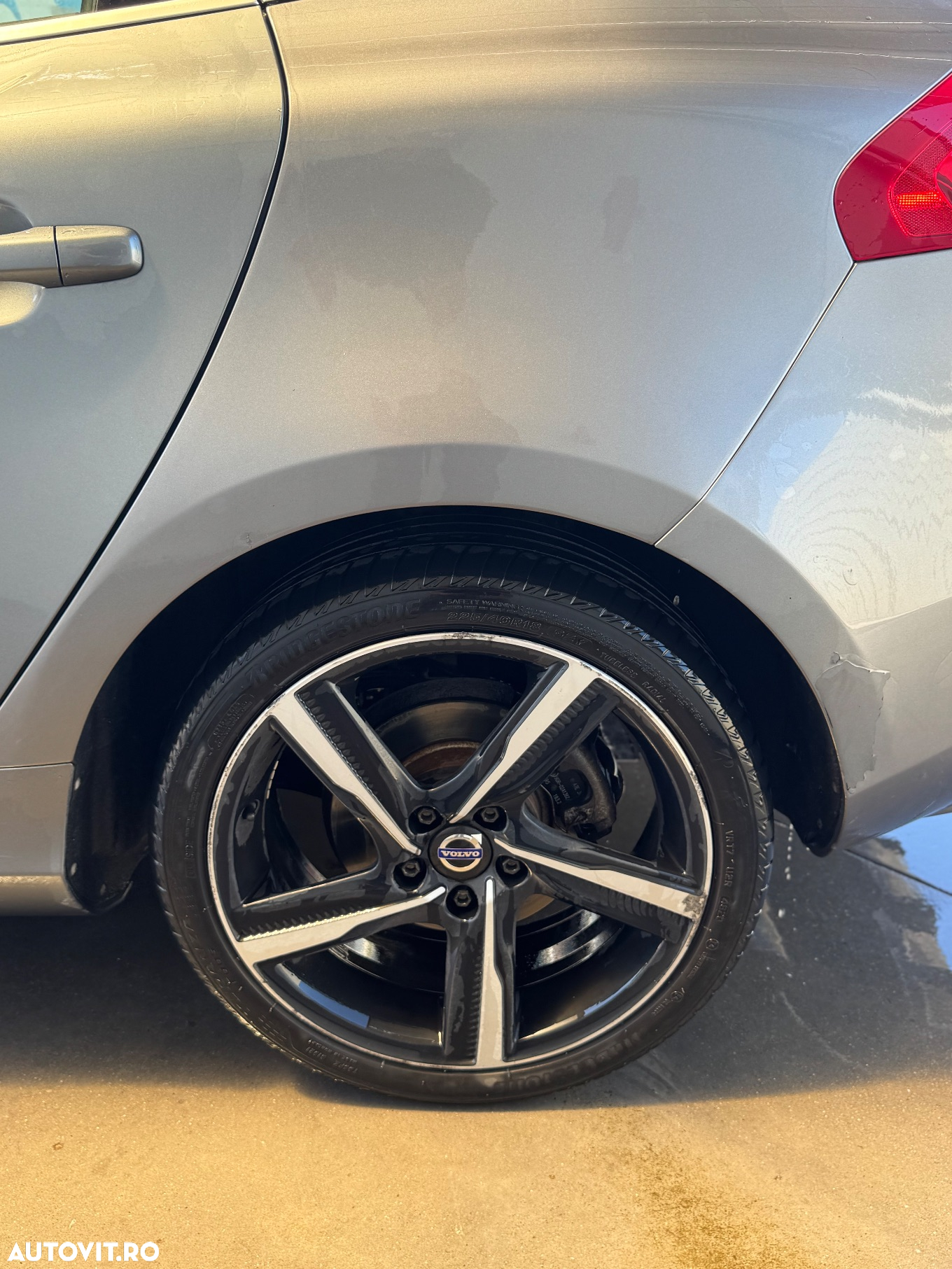 Volvo V40 D4 VEA R-Design - 12
