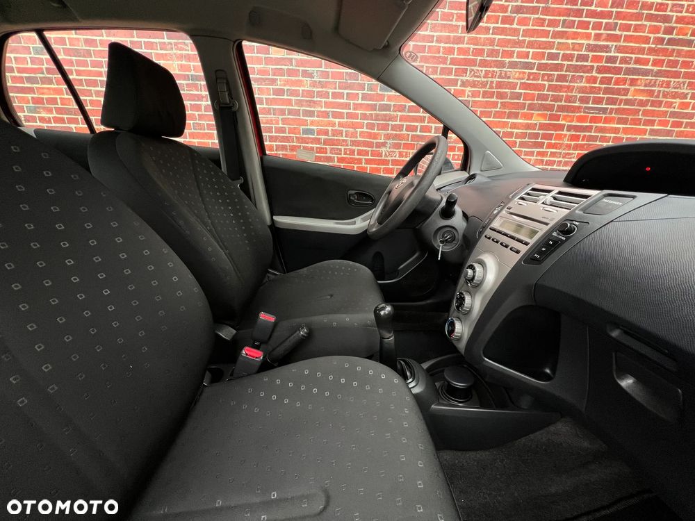 Toyota Yaris - 14