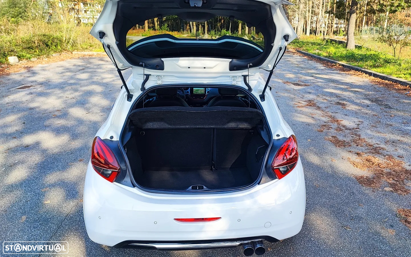 Peugeot 208 GTI 200 THP - 13