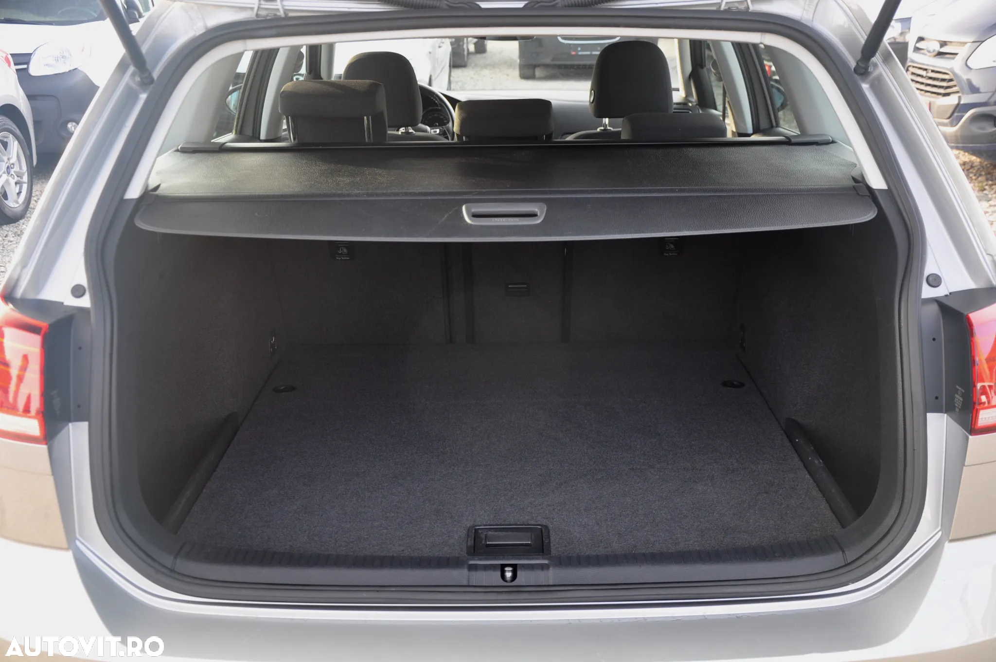 Volkswagen Golf 2.0 TDI DSG BMT Comfortline - 10