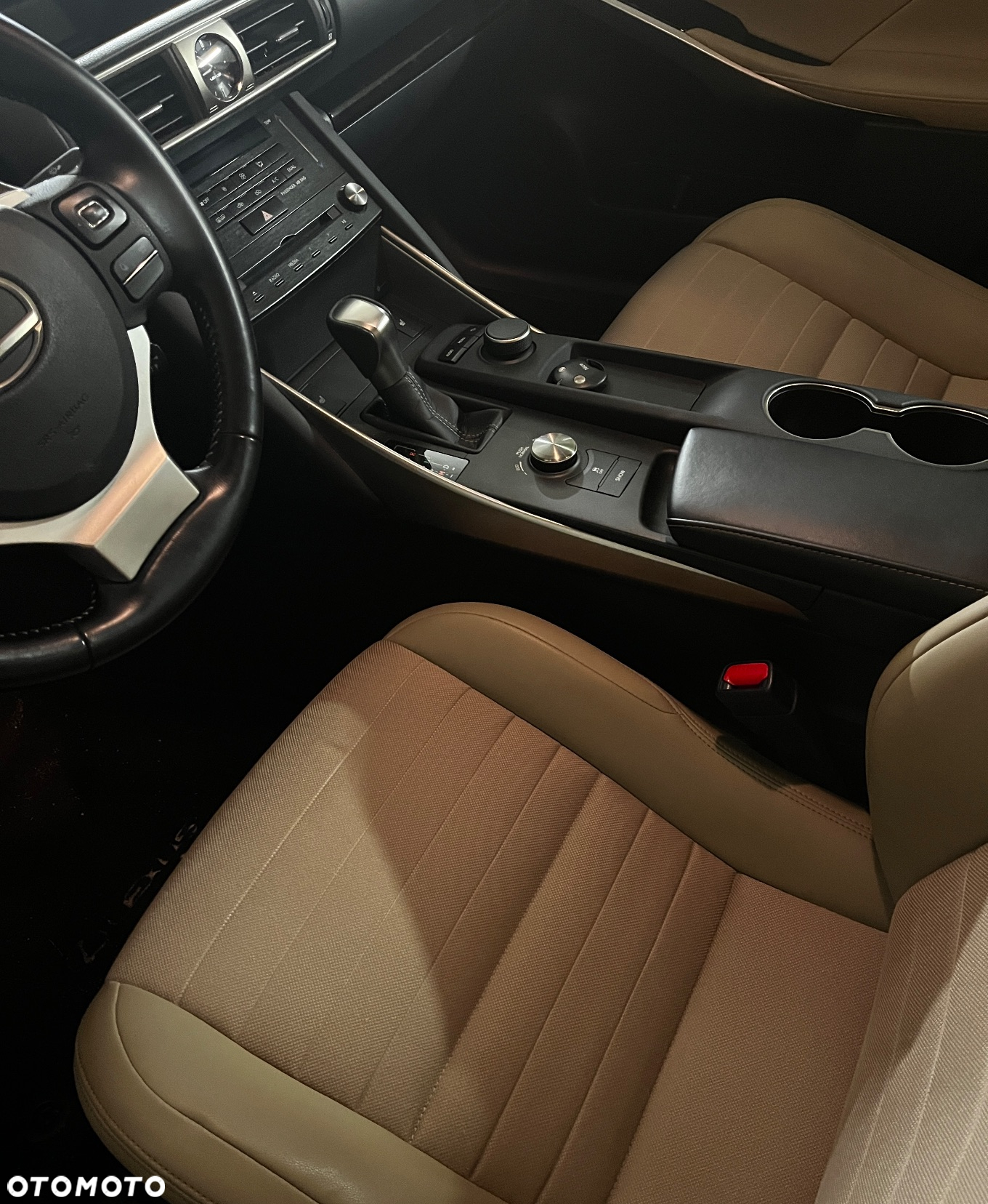 Lexus IS 200t / 300 Elegance - 9