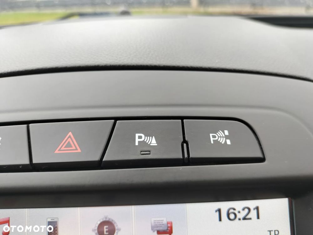 Opel Insignia - 16