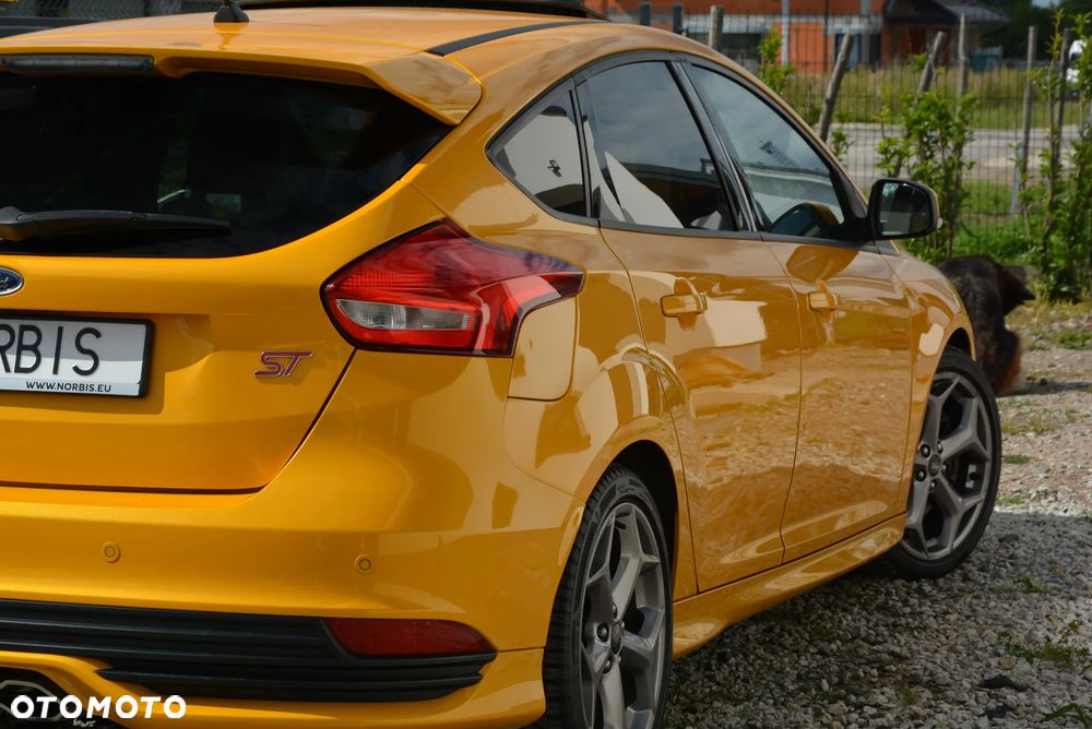 Ford Focus 2.0 TDCi ST-2 PowerShift - 19