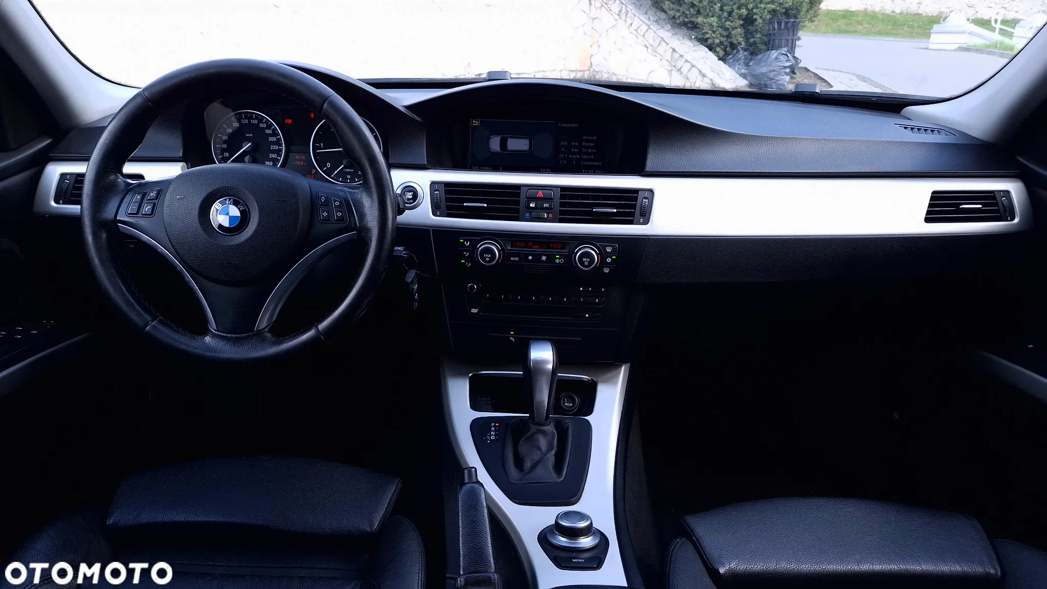 BMW Seria 3 320d DPF Touring - 14