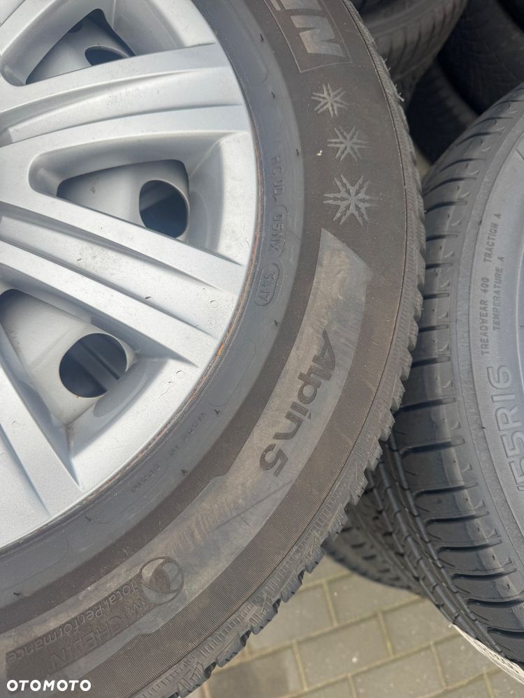 VW Tiguan felgi 16 z oponami zimowymi Michelin 8mm - 4