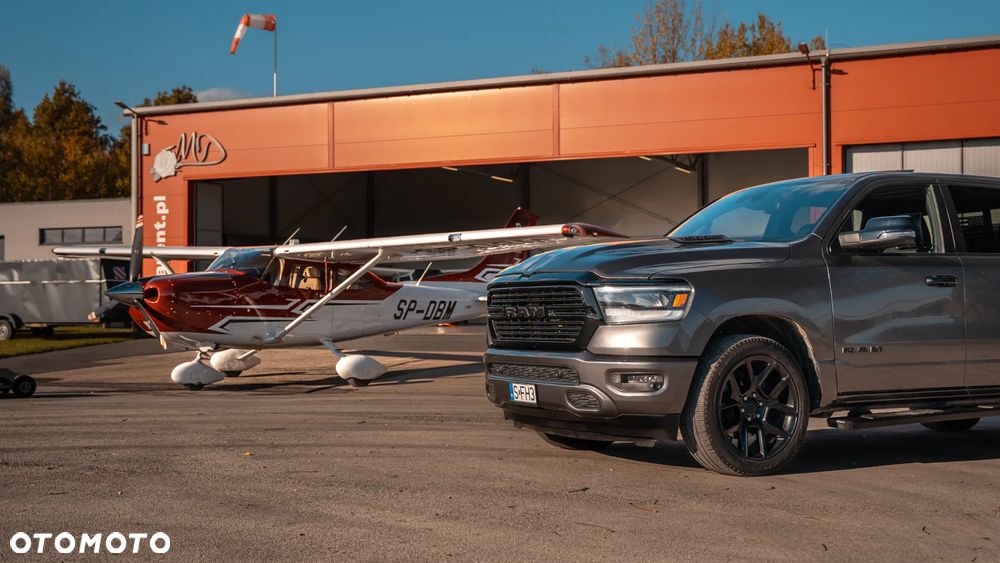 RAM 1500 5.7 Crew Cab Longbed Laramie Black - 39