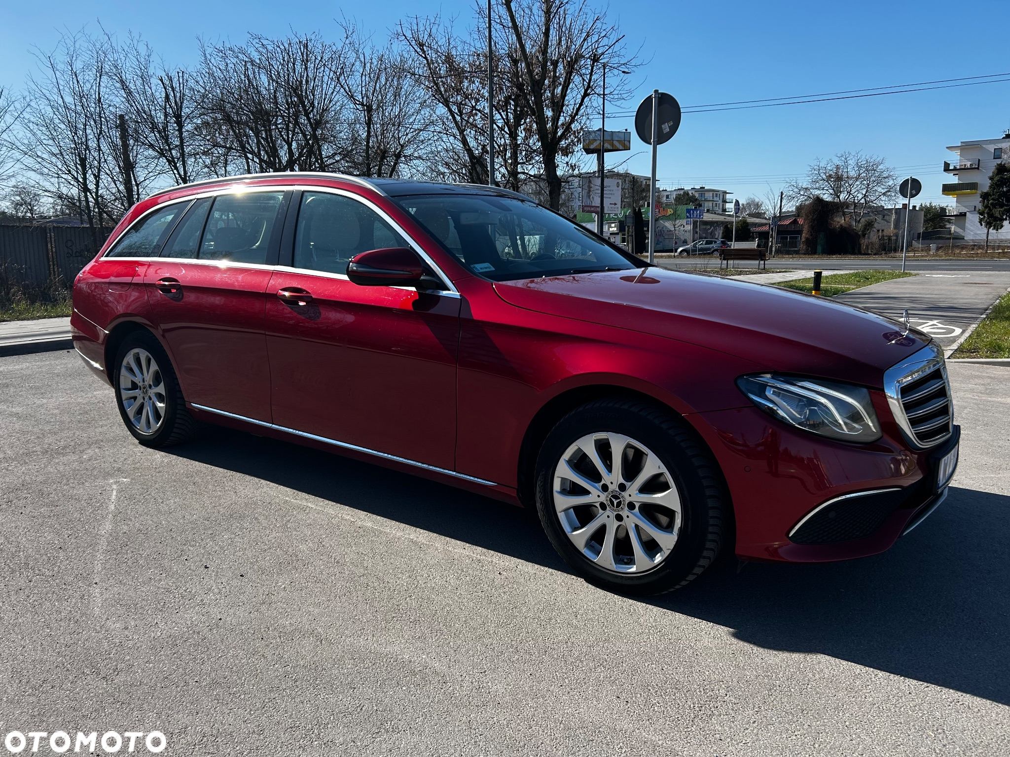 Mercedes-Benz Klasa E 220 d 4Matic 9G-TRONIC Avantgarde - 4