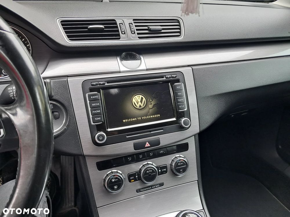 Volkswagen Passat - 15