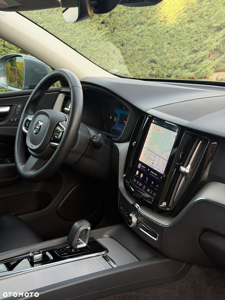 Volvo XC 60 B4 D AWD Plus Bright - 20
