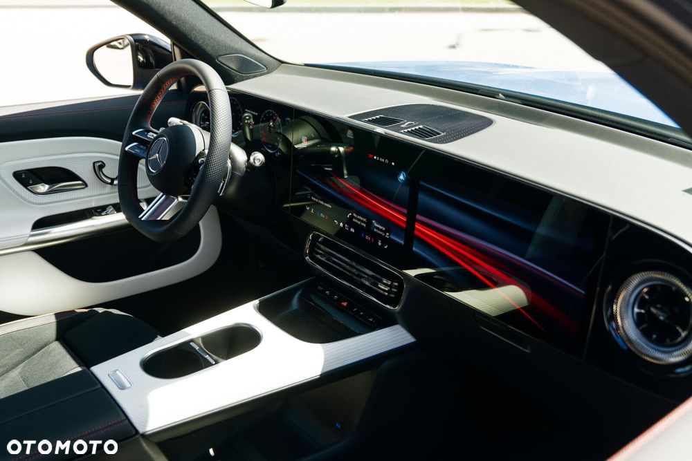 Mercedes-Benz GLB - 16